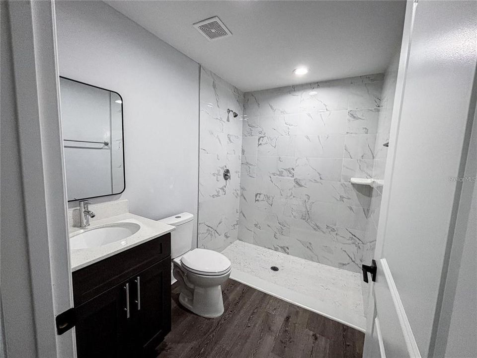 For Rent: $1,750 (3 beds, 2 baths, 1011 Square Feet)