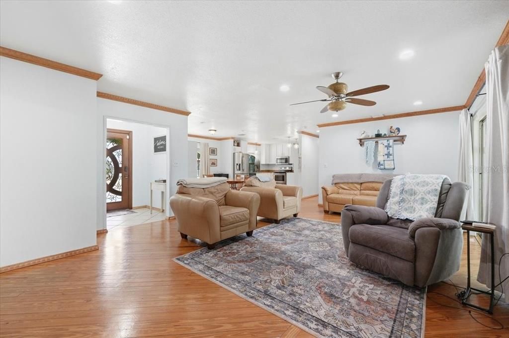 For Sale: $300,000 (3 beds, 2 baths, 1849 Square Feet)