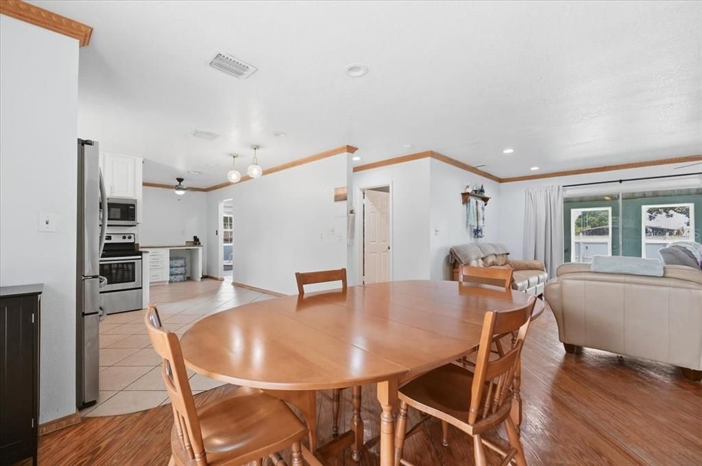 For Sale: $300,000 (3 beds, 2 baths, 1849 Square Feet)