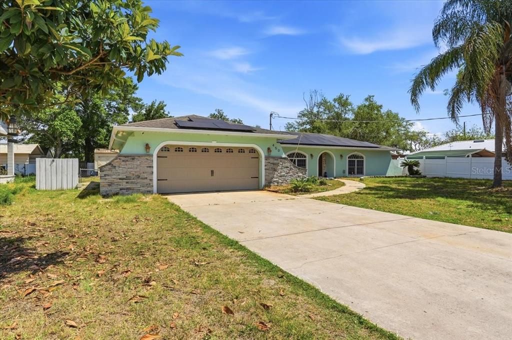 For Sale: $300,000 (3 beds, 2 baths, 1849 Square Feet)