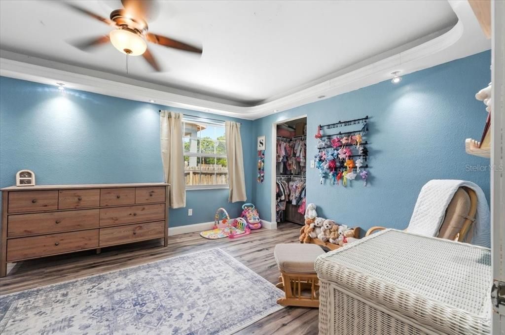 For Sale: $300,000 (3 beds, 2 baths, 1849 Square Feet)