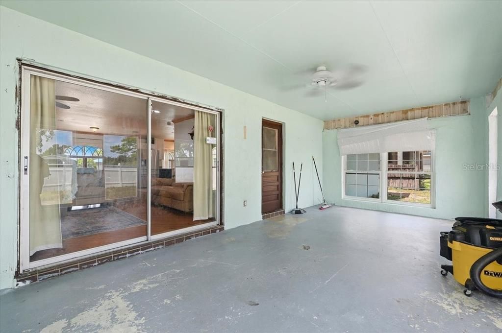 For Sale: $300,000 (3 beds, 2 baths, 1849 Square Feet)
