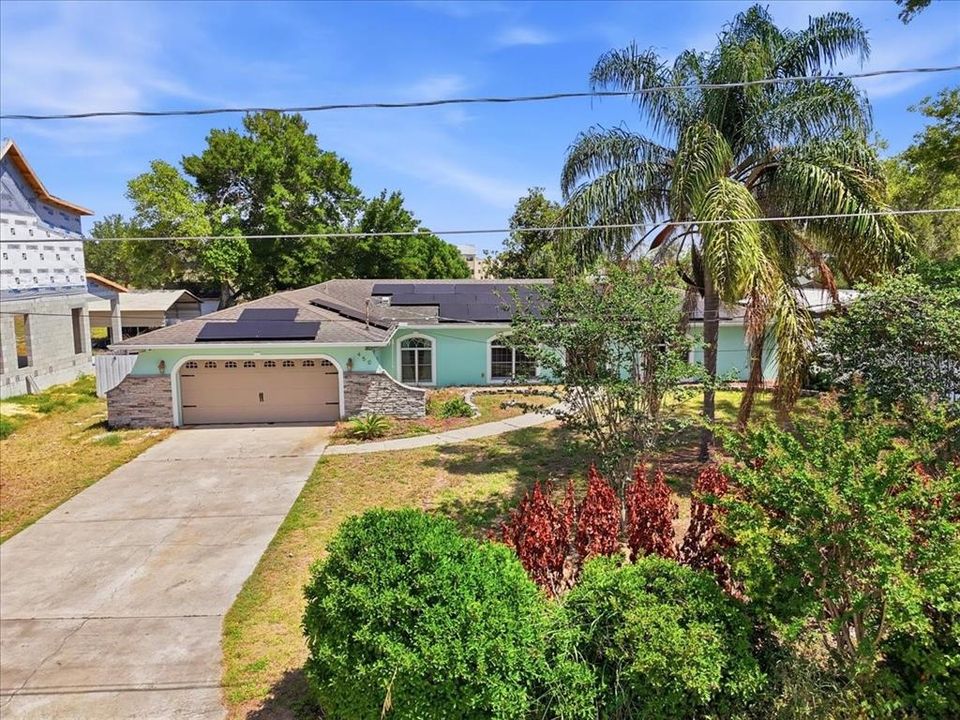 For Sale: $300,000 (3 beds, 2 baths, 1849 Square Feet)