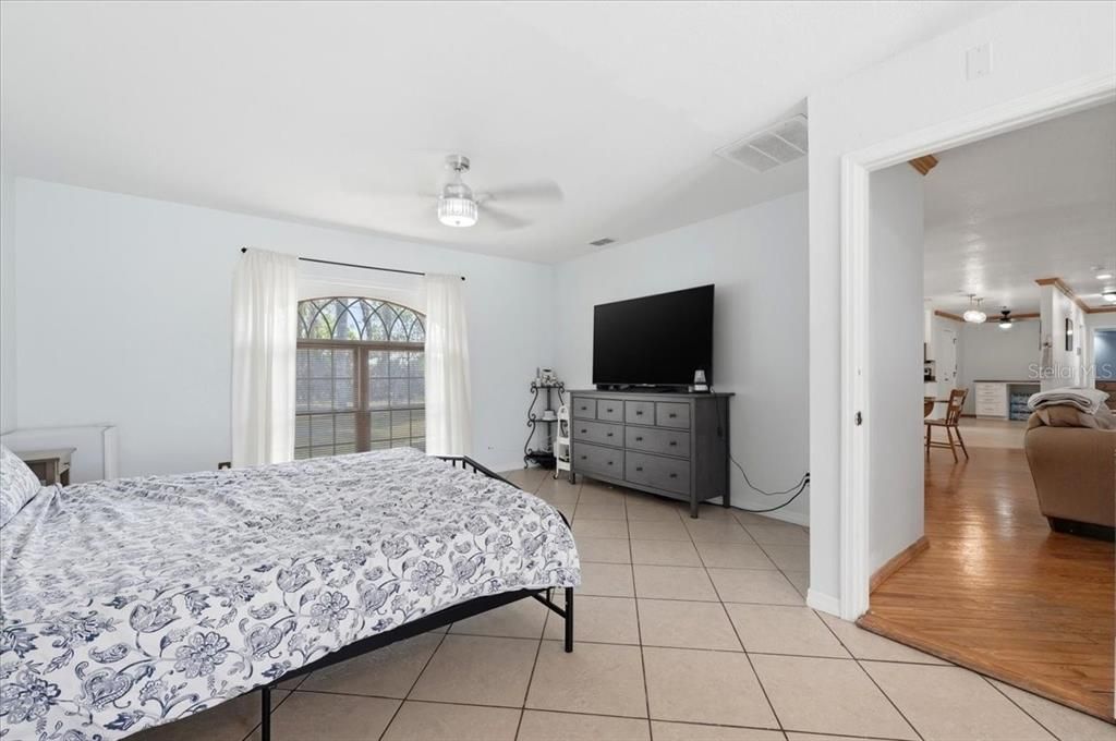 For Sale: $300,000 (3 beds, 2 baths, 1849 Square Feet)