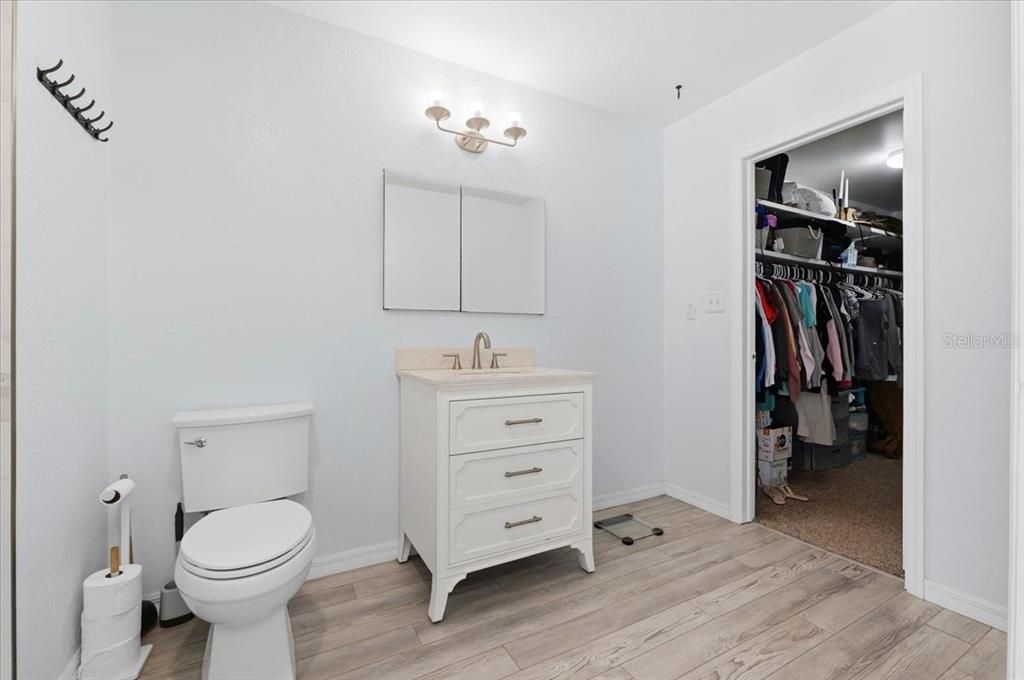 For Sale: $300,000 (3 beds, 2 baths, 1849 Square Feet)