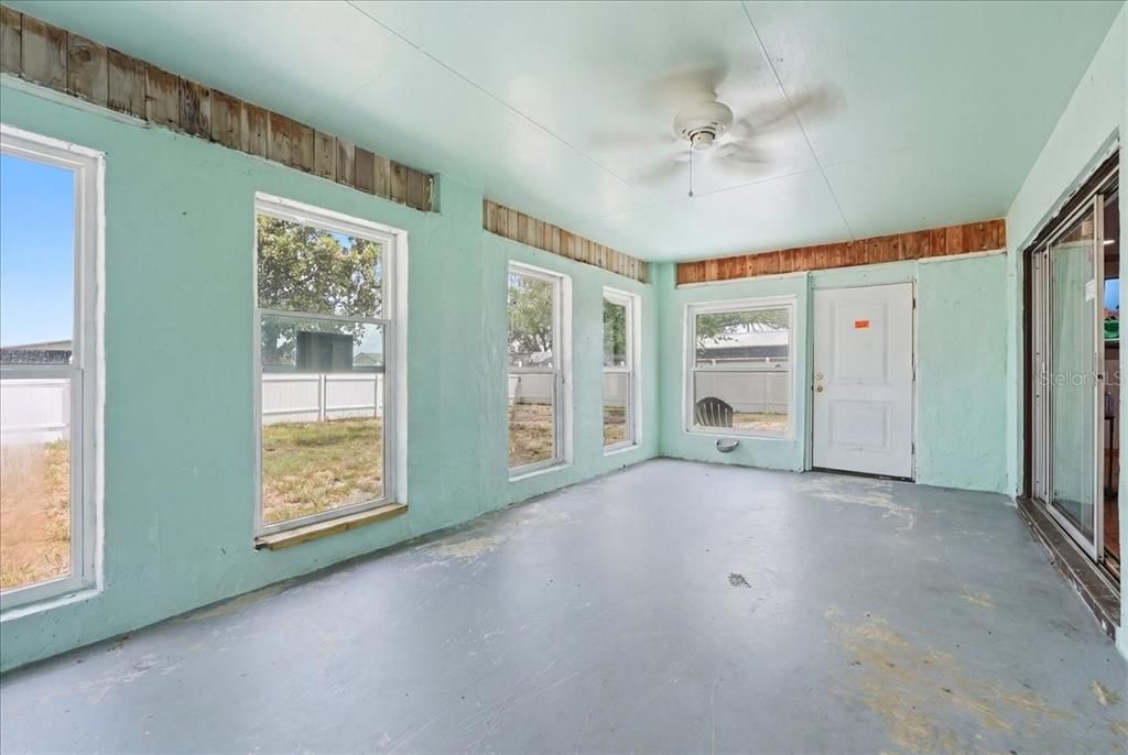 For Sale: $300,000 (3 beds, 2 baths, 1849 Square Feet)
