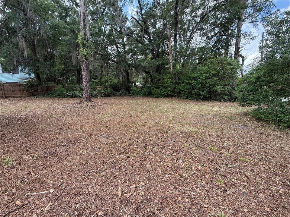 На продажу: $170,000 (0.25 acres)