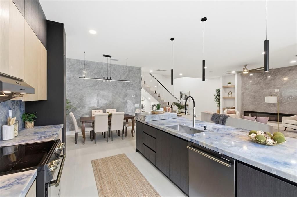 For Sale: $1,699,000 (4 beds, 4 baths, 2946 Square Feet)