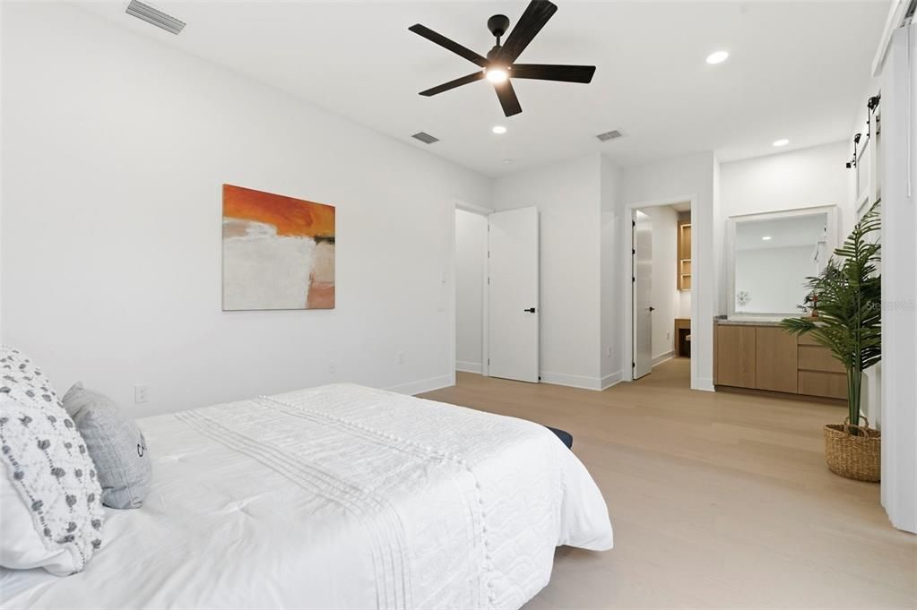 For Sale: $1,699,000 (4 beds, 4 baths, 2946 Square Feet)