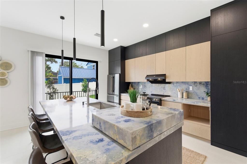 For Sale: $1,699,000 (4 beds, 4 baths, 2946 Square Feet)