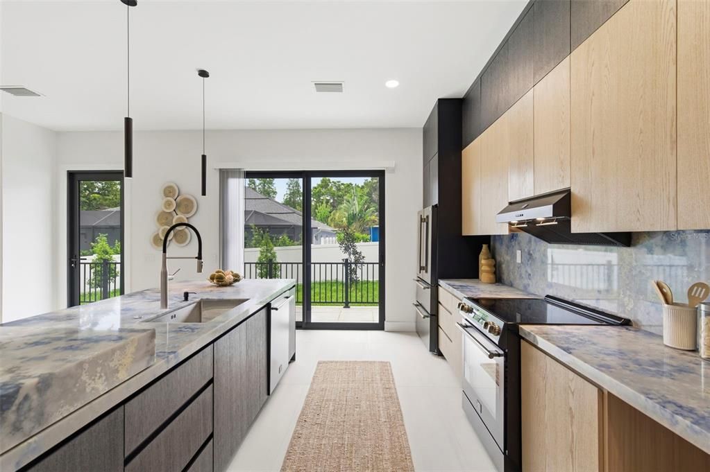 For Sale: $1,699,000 (4 beds, 4 baths, 2946 Square Feet)