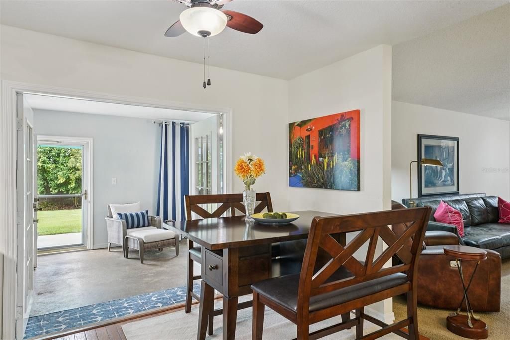 En Venta: $396,000 (4 camas, 2 baños, 2606 Pies cuadrados)