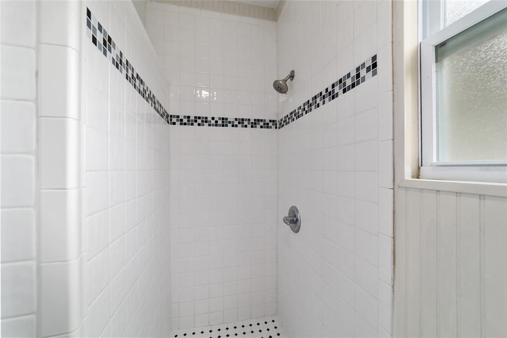 В аренду: $1,700 (3 спален, 2 ванн, 1285 Квадратных фут)