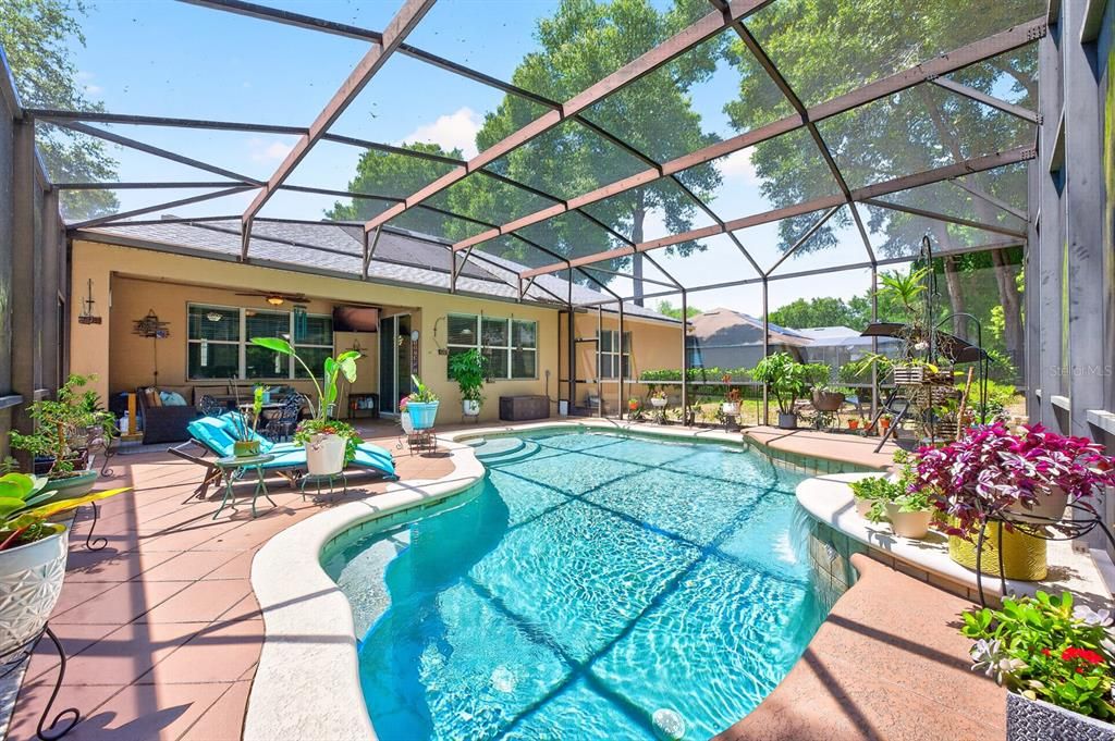 Active With Contract: $599,000 (4 beds, 2 baths, 2327 Square Feet)