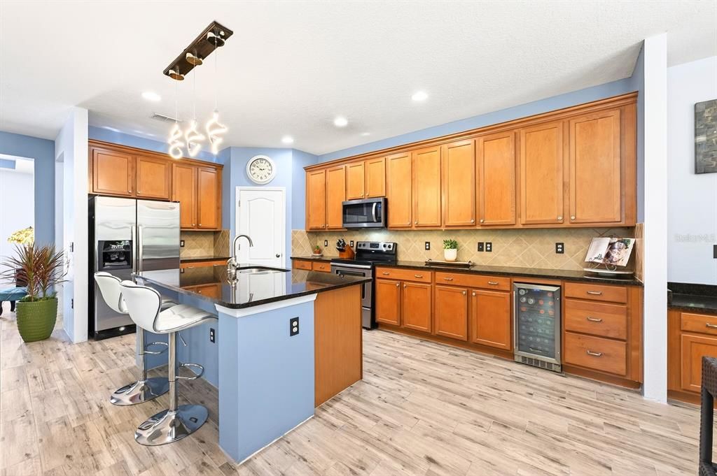 Active With Contract: $599,000 (4 beds, 2 baths, 2327 Square Feet)