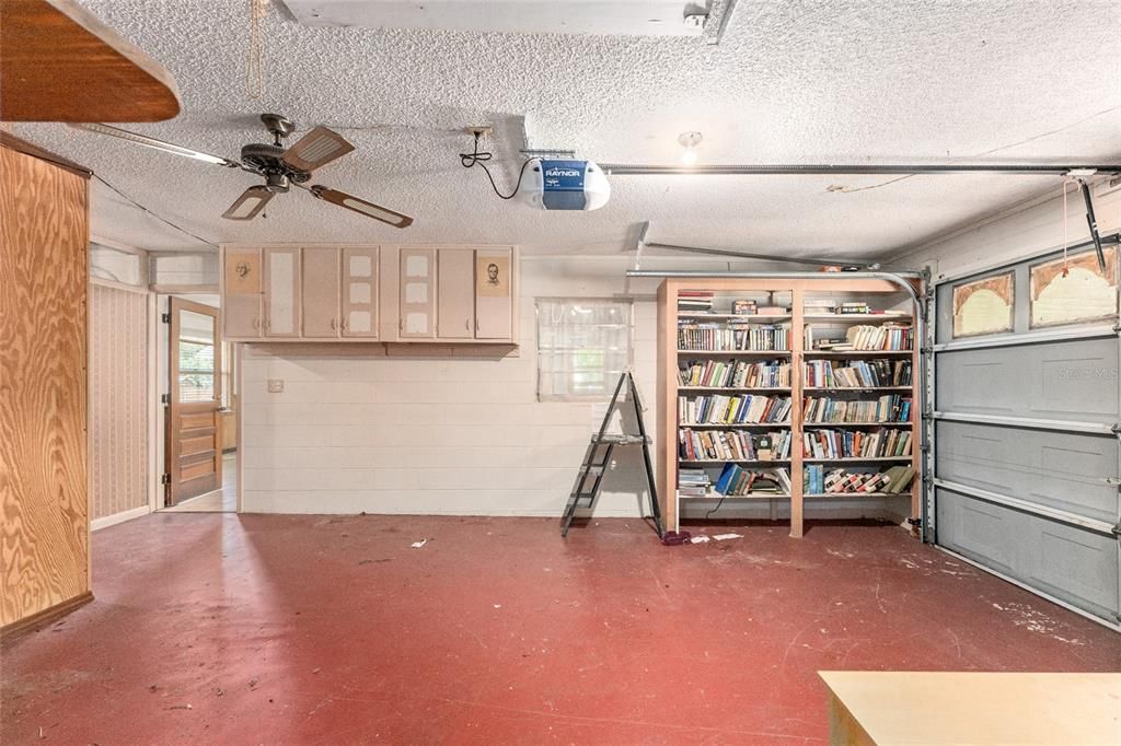 Activo con contrato: $235,000 (3 camas, 3 baños, 1808 Pies cuadrados)