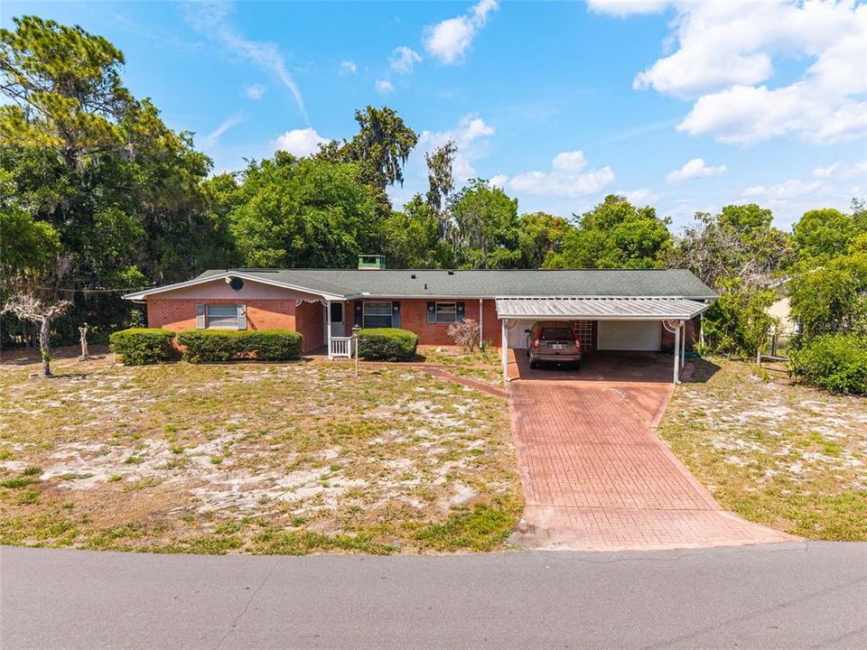 Activo con contrato: $235,000 (3 camas, 3 baños, 1808 Pies cuadrados)