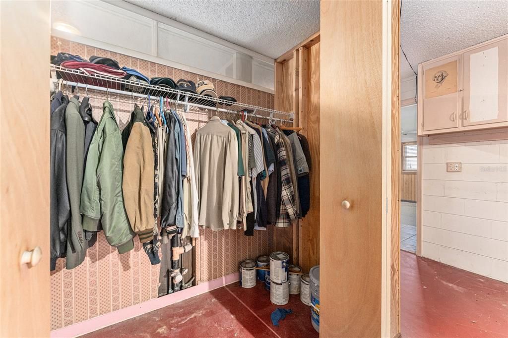 Activo con contrato: $235,000 (3 camas, 3 baños, 1808 Pies cuadrados)