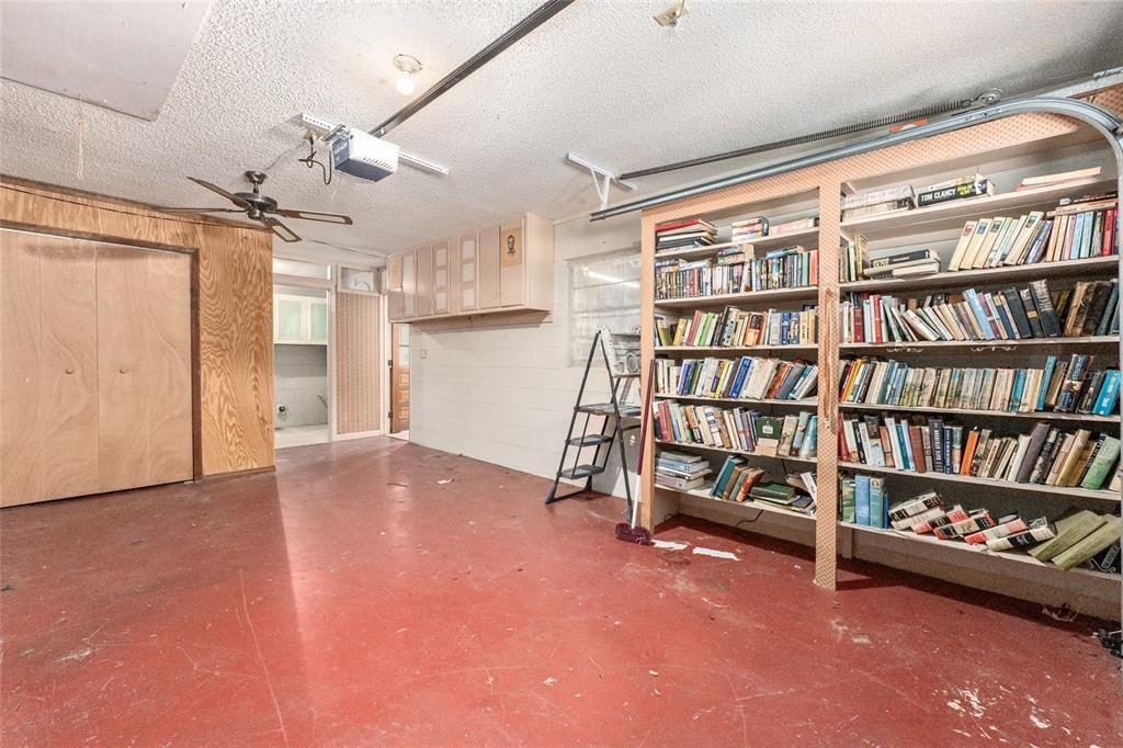 Activo con contrato: $235,000 (3 camas, 3 baños, 1808 Pies cuadrados)