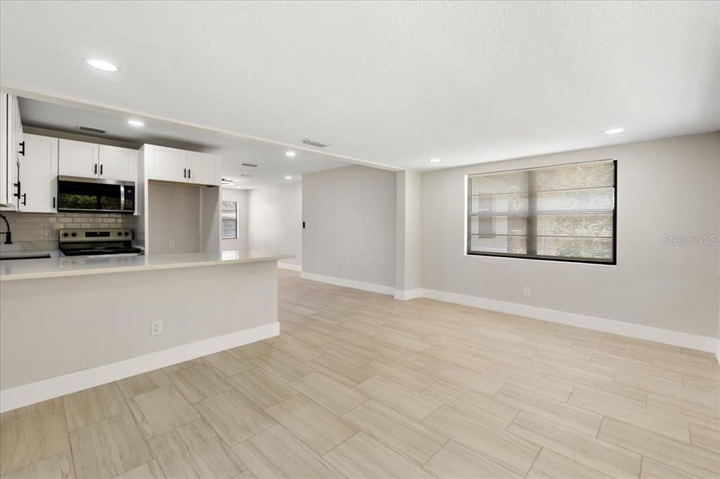 Active With Contract: $324,000 (3 beds, 2 baths, 1080 Square Feet)