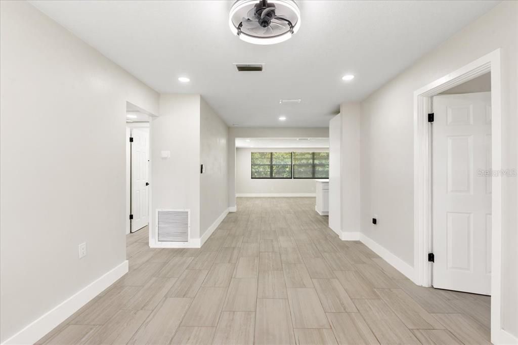 Active With Contract: $324,000 (3 beds, 2 baths, 1080 Square Feet)