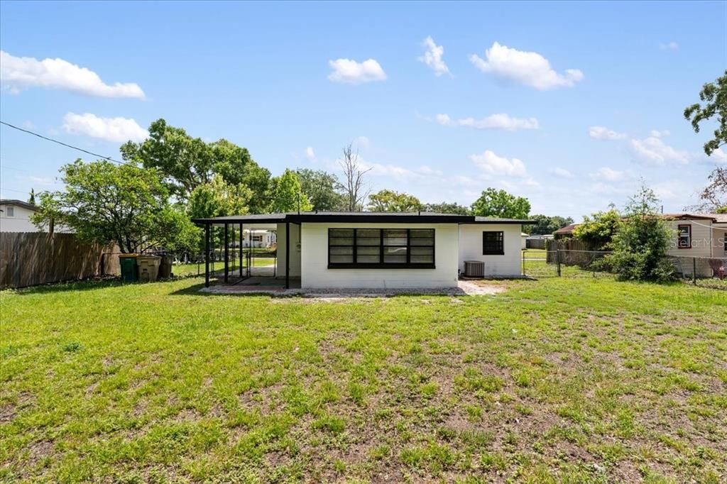 Active With Contract: $324,000 (3 beds, 2 baths, 1080 Square Feet)