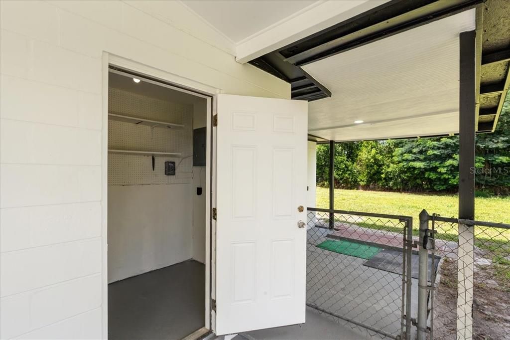 Active With Contract: $324,000 (3 beds, 2 baths, 1080 Square Feet)