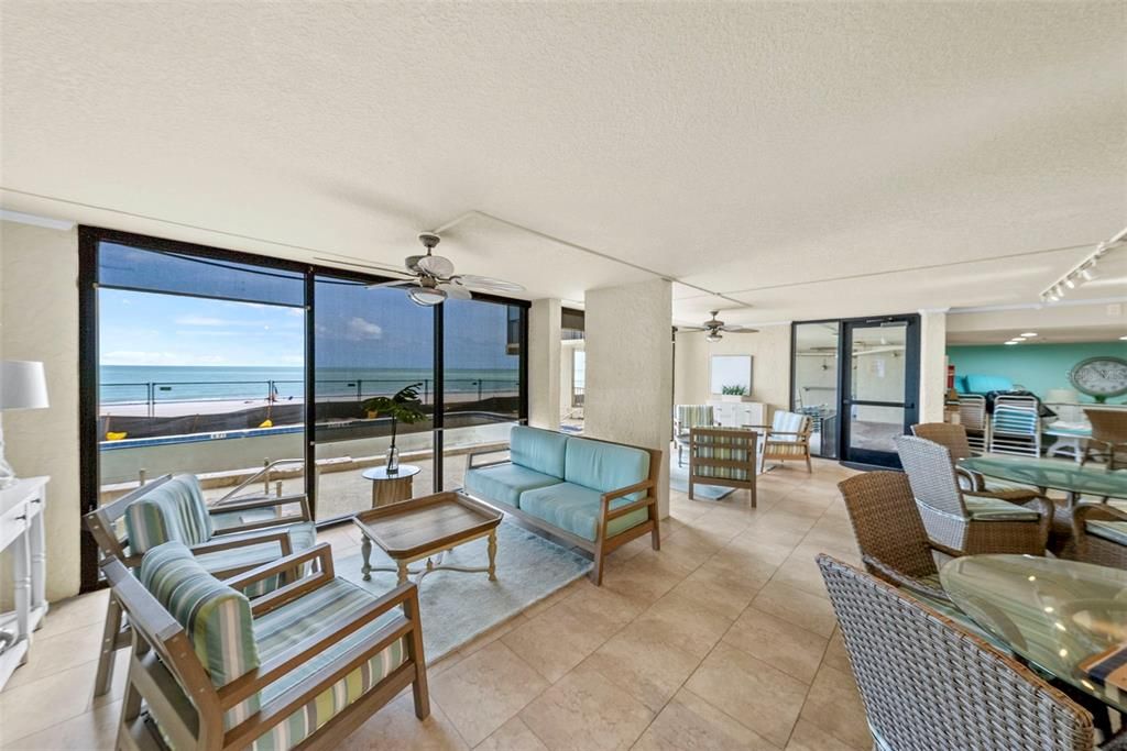 For Sale: $725,000 (2 beds, 2 baths, 1120 Square Feet)