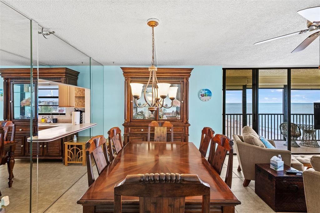 For Sale: $725,000 (2 beds, 2 baths, 1120 Square Feet)