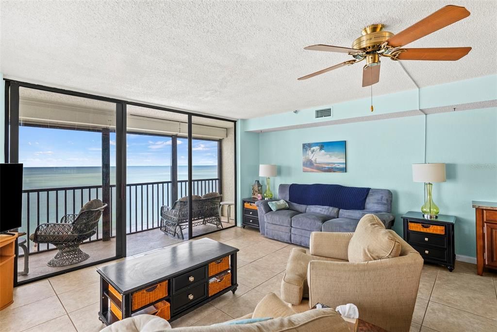 For Sale: $725,000 (2 beds, 2 baths, 1120 Square Feet)