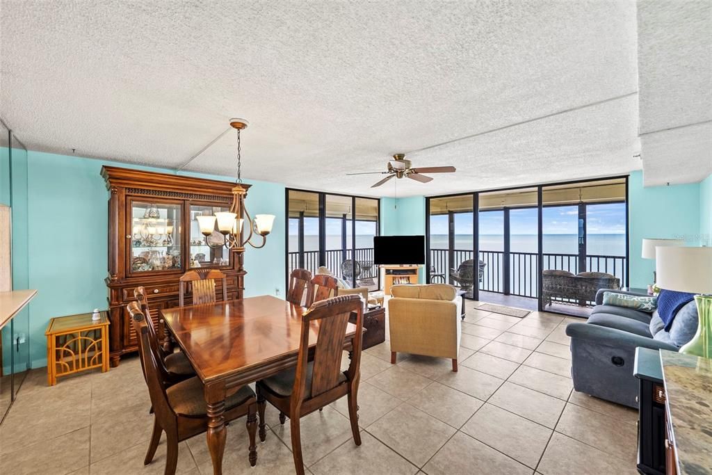 For Sale: $725,000 (2 beds, 2 baths, 1120 Square Feet)