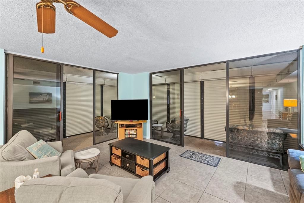 For Sale: $725,000 (2 beds, 2 baths, 1120 Square Feet)