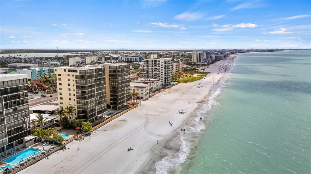 For Sale: $725,000 (2 beds, 2 baths, 1120 Square Feet)