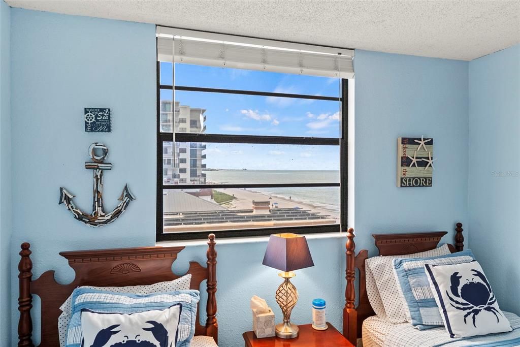 For Sale: $725,000 (2 beds, 2 baths, 1120 Square Feet)