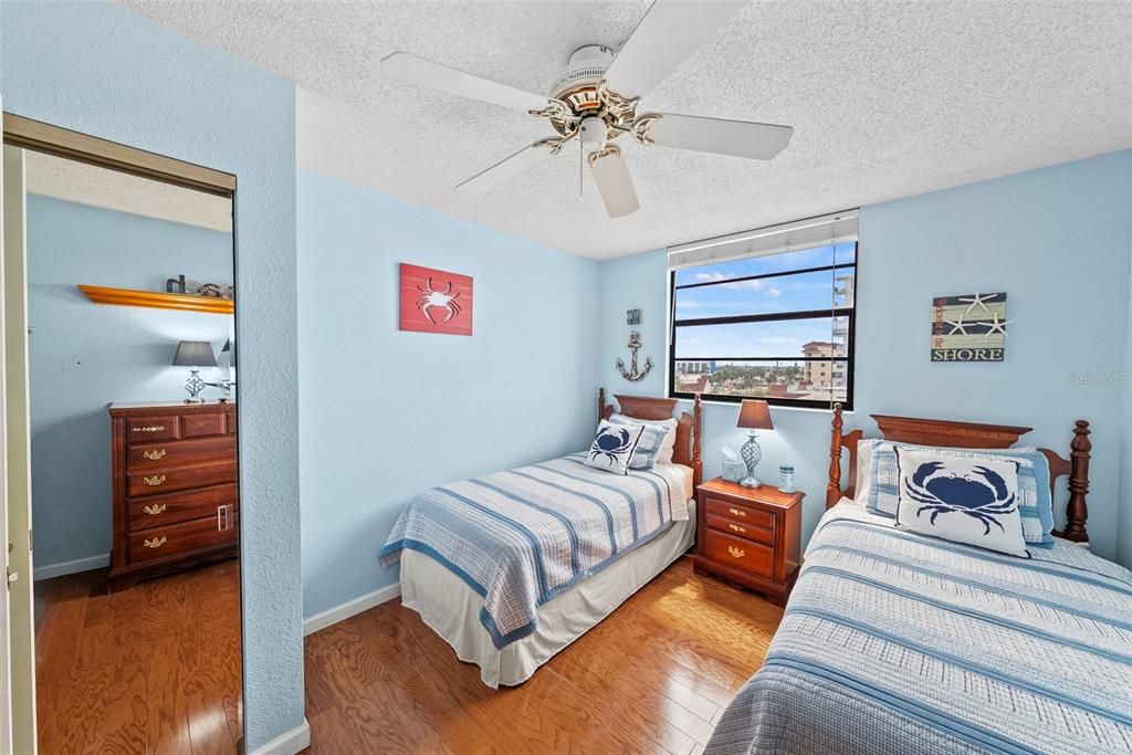 For Sale: $725,000 (2 beds, 2 baths, 1120 Square Feet)