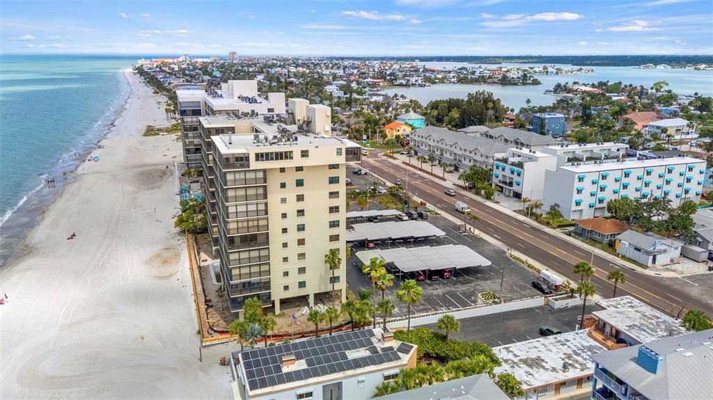 For Sale: $725,000 (2 beds, 2 baths, 1120 Square Feet)