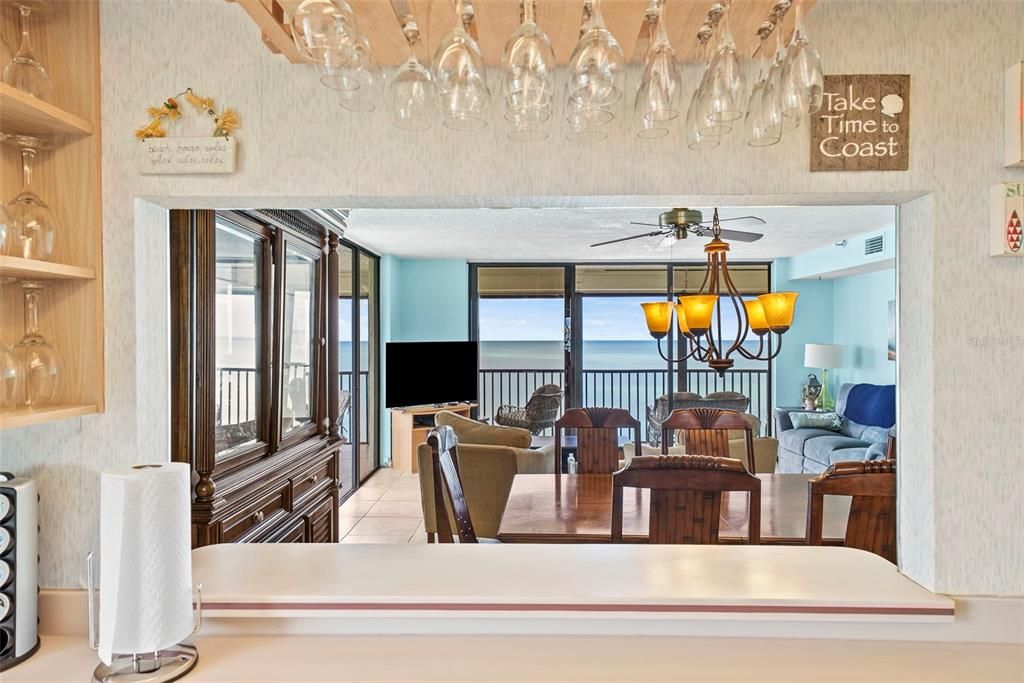 For Sale: $725,000 (2 beds, 2 baths, 1120 Square Feet)