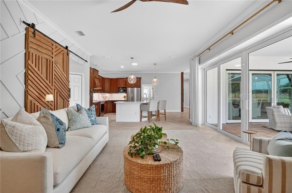 En Venta: $745,000 (3 camas, 3 baños, 2793 Pies cuadrados)