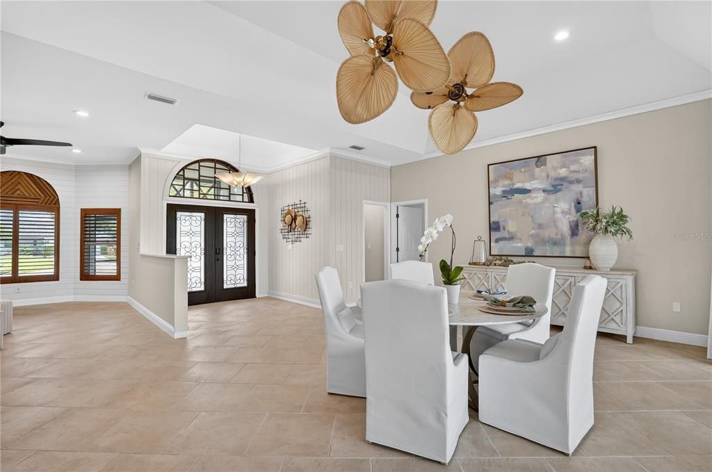 En Venta: $745,000 (3 camas, 3 baños, 2793 Pies cuadrados)