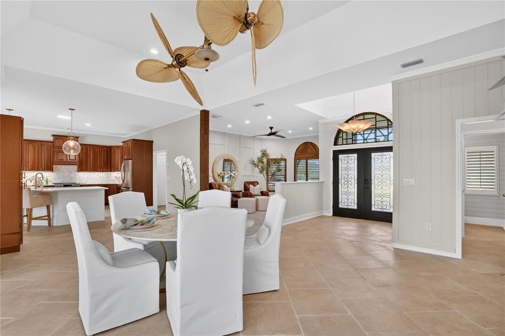 En Venta: $745,000 (3 camas, 3 baños, 2793 Pies cuadrados)
