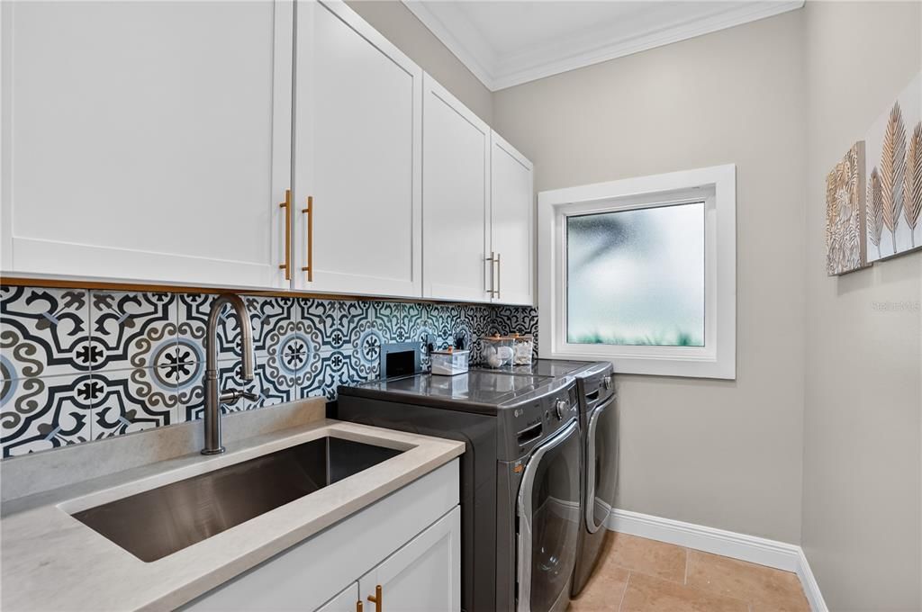 En Venta: $745,000 (3 camas, 3 baños, 2793 Pies cuadrados)