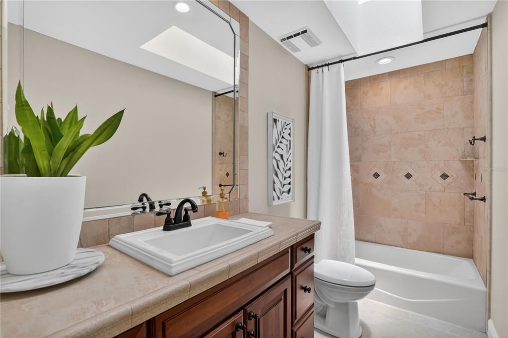 En Venta: $745,000 (3 camas, 3 baños, 2793 Pies cuadrados)