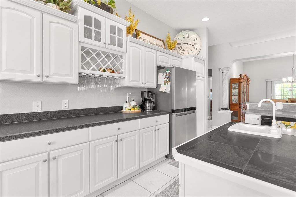 En Venta: $499,900 (3 camas, 2 baños, 2472 Pies cuadrados)