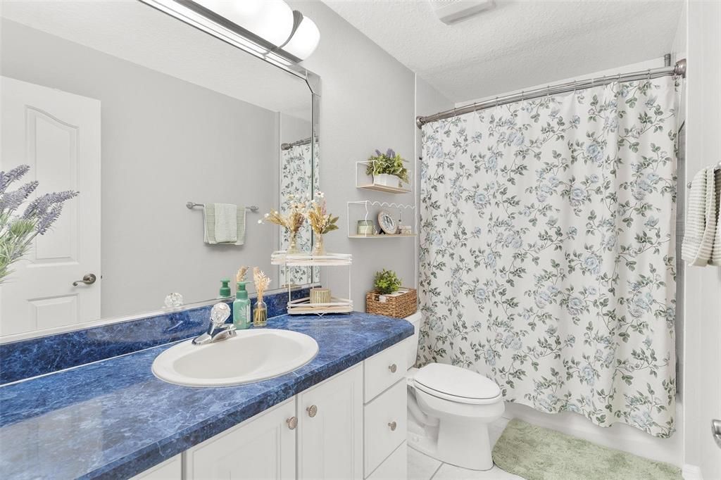 En Venta: $499,900 (3 camas, 2 baños, 2472 Pies cuadrados)