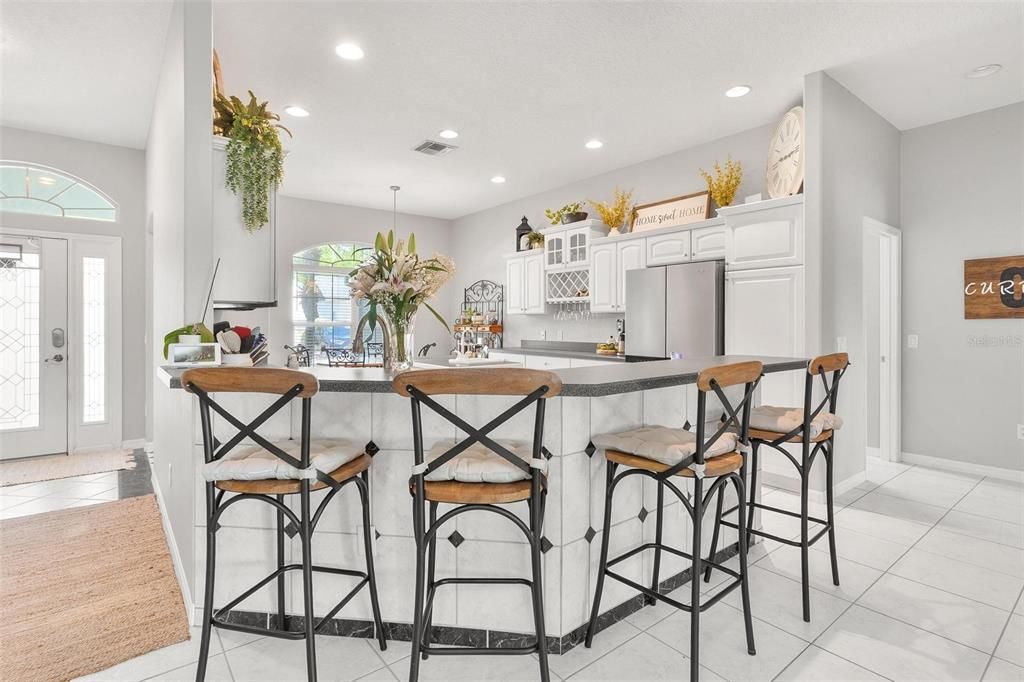 En Venta: $499,900 (3 camas, 2 baños, 2472 Pies cuadrados)
