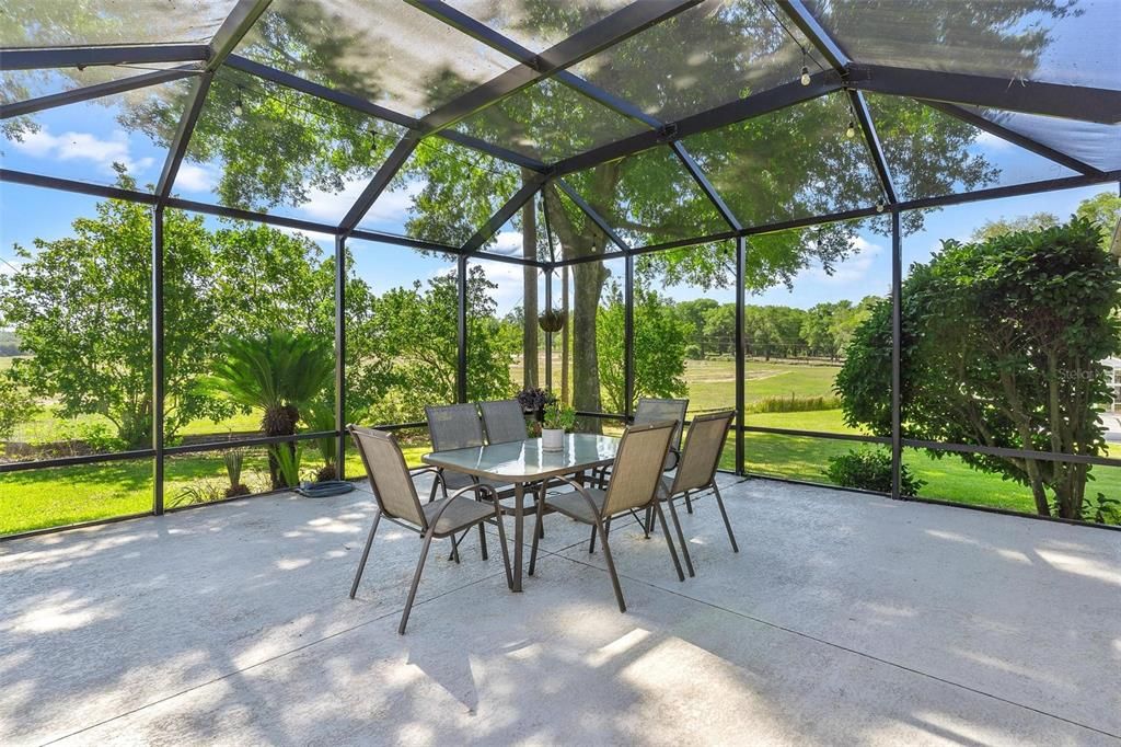 En Venta: $499,900 (3 camas, 2 baños, 2472 Pies cuadrados)