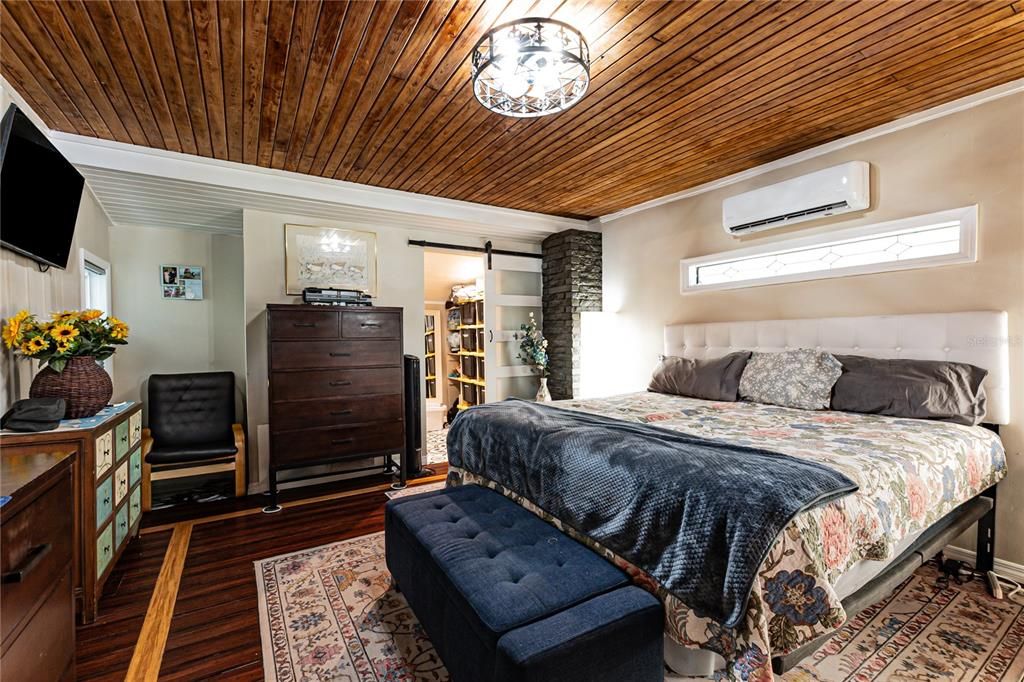 На продажу: $449,900 (4 спален, 2 ванн, 1696 Квадратных фут)