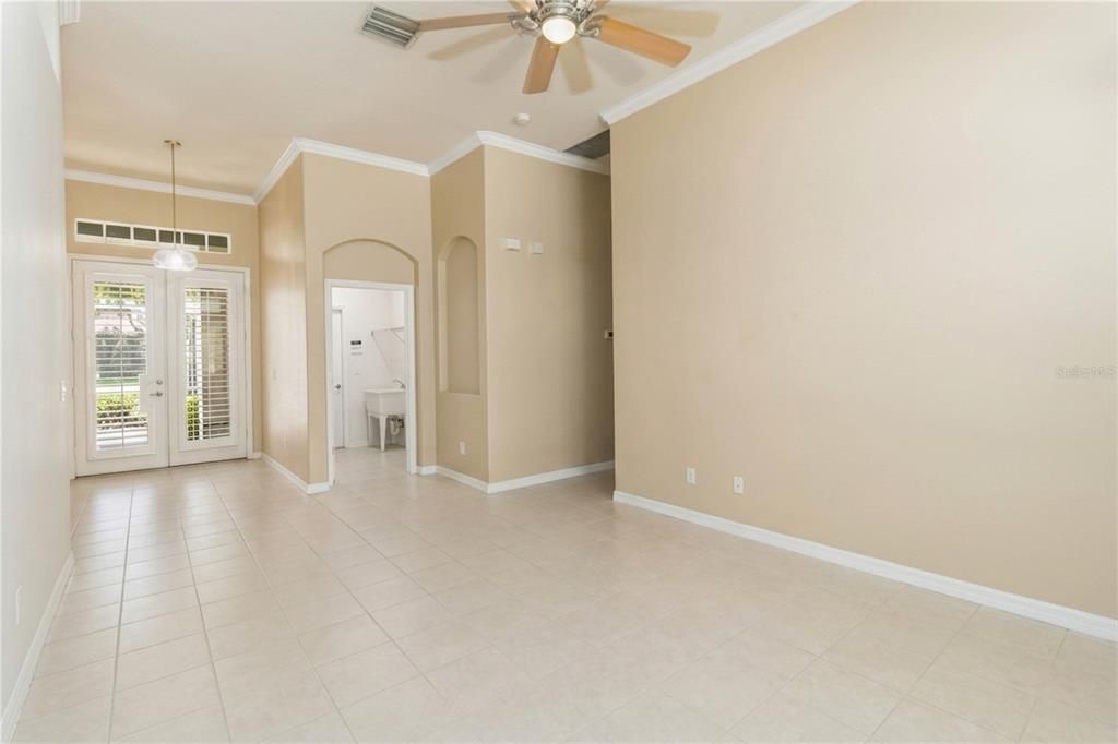 For Sale: $564,700 (4 beds, 3 baths, 2545 Square Feet)