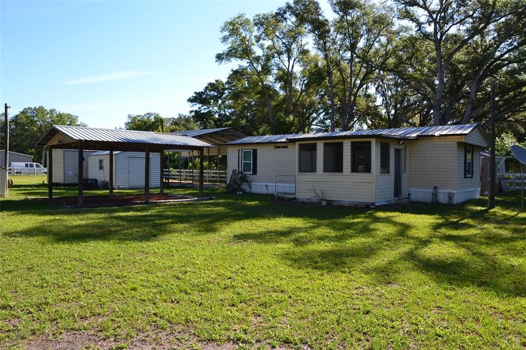 For Sale: $150,000 (1 beds, 1 baths, 616 Square Feet)