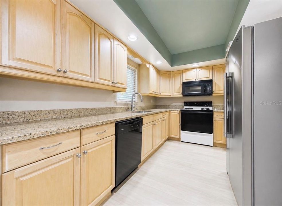 For Rent: $2,200 (2 beds, 2 baths, 1185 Square Feet)